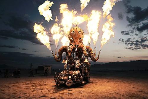 JKMM Architects用芬兰桑拿来加热Burning Man狂欢者