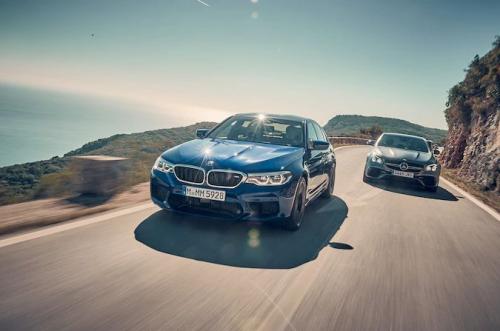 全新的首次BMW M5比赛是市场上最快的四门轿车之一