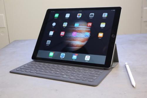 最后苹果新推出的11英寸和12.9英寸iPad Pro进行了一些酷炫的黑色星期五促销