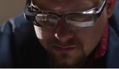 谷歌新推出的999美元的增强现实智能眼镜已准备就绪