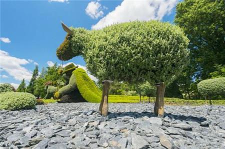 福斯特为佛罗里达州的诺顿艺术博物馆揭示了植物雕塑花园