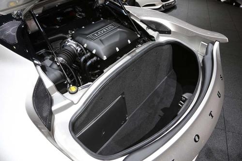 Evora 400接收3.5升中置V6发动机增压和中冷后可产生298kW