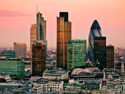 使小黄瓜和起司特尔小矮人成为伦敦金融区最高的建筑