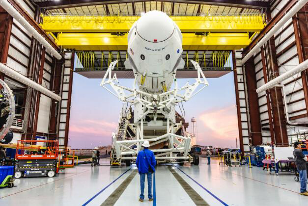 SpaceX计划在1月18日测试Crew Dragon的发射逃生系统