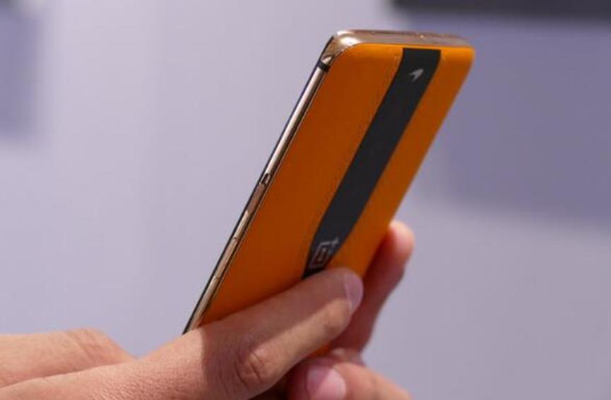 OnePlus的下一部手机将具有120Hz刷新率显示