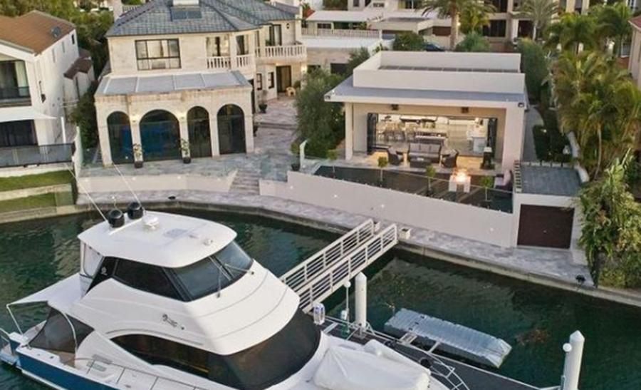 现金充裕的买家在黄金海岸的物业上花了数百万美元