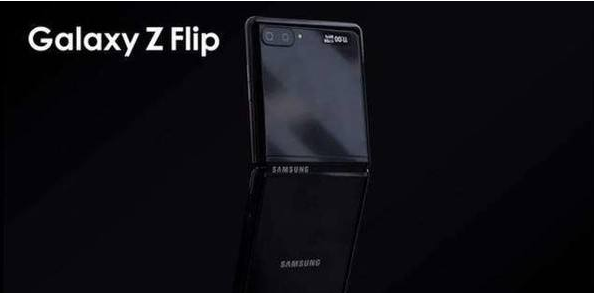 Galaxy  Z翻盖可凸显可见的铰链和凸起的边框