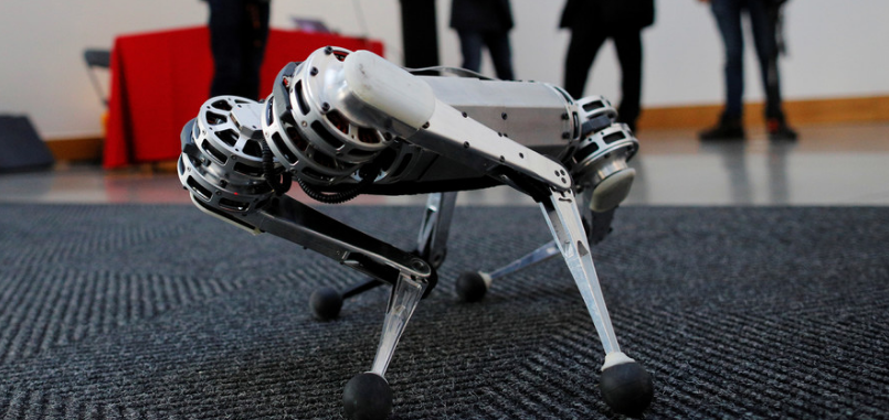 麻省理工学院的Mini Cheetah机器人像人类一样活动
