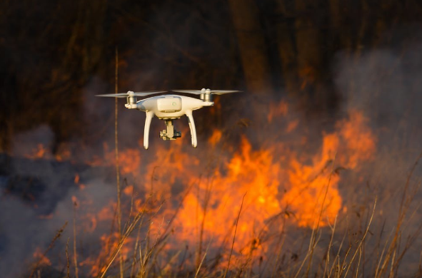 从消防到现场分析 无人驾驶飞机正在帮助我们遏制气候变化