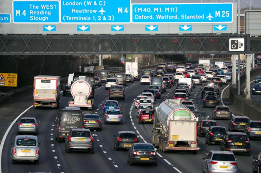 政府表示 英国可能会在2035年之前终止天然气和混合动力汽车的销售