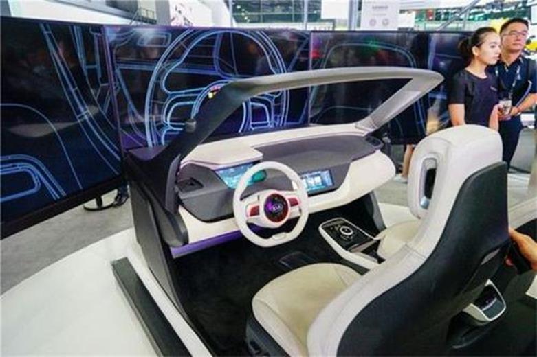苹果的最新专利为您的自动驾驶汽车提供了VR系统