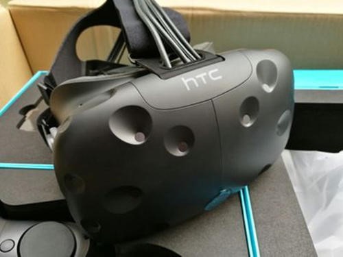 HTC  Vive配件可充分利用VR耳机的附加组件和设备