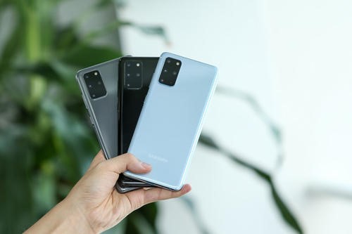 三星Galaxy  S20 Ultra通过JerryRigEverything的耐用性测试进行扩展