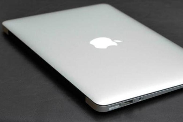 以949美元的价格购买最新款的MacBook Air
