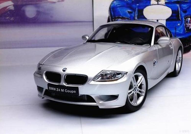 现代化的BMW Z4M Coupe看起来像德国Supra