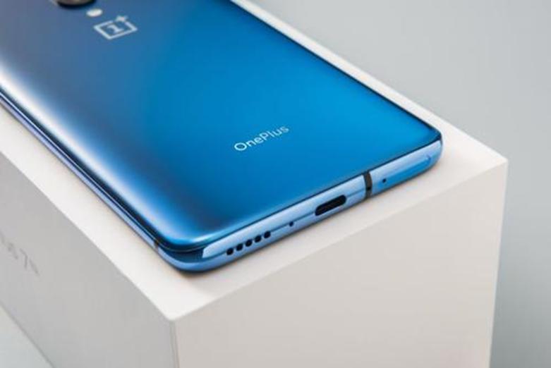 OnePlus 8 Pro首个Live Images在线发布具有打孔相机