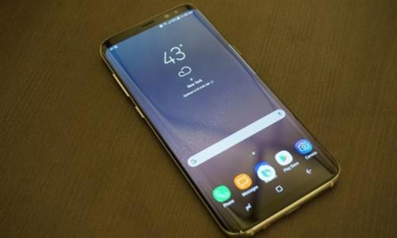 Galaxy S8华丽的新硬件同样的三星头