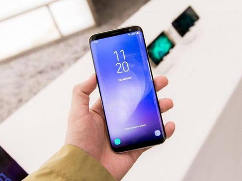 Galaxy S8华丽的新硬件同样的三星头