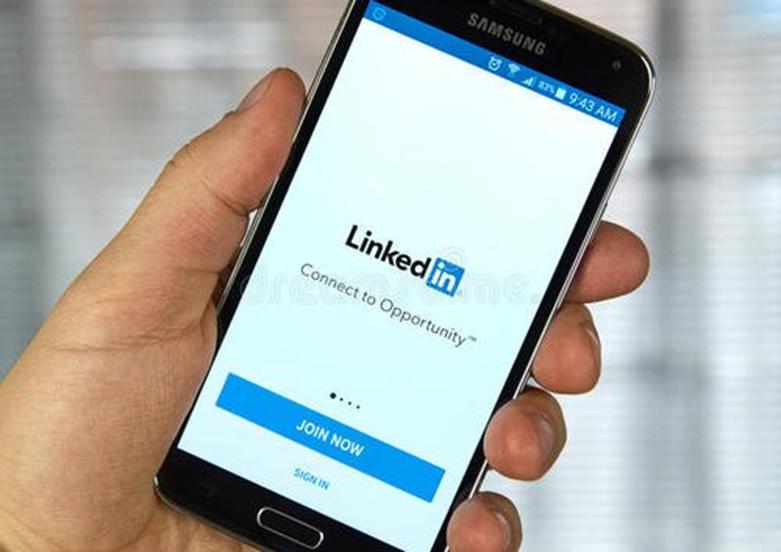 LinkedIn推出了基于微软人工智能技术的翻译功能