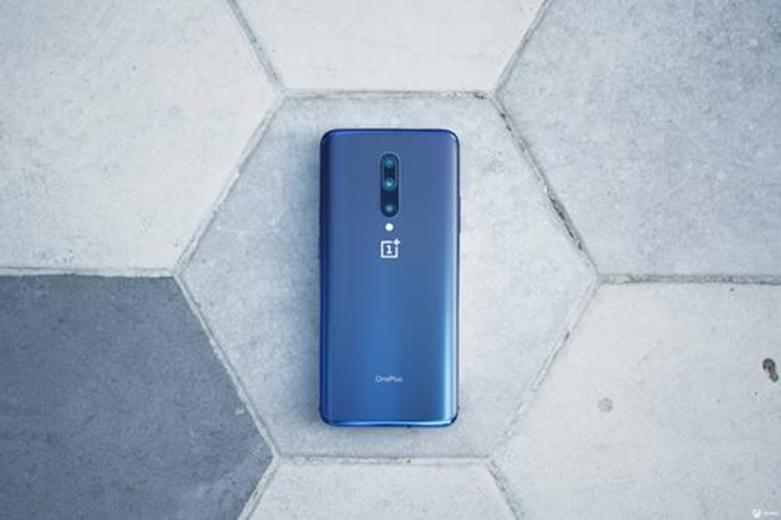 OnePlus 8 Pro的外壳和零售包装盒泄漏几天才能启动