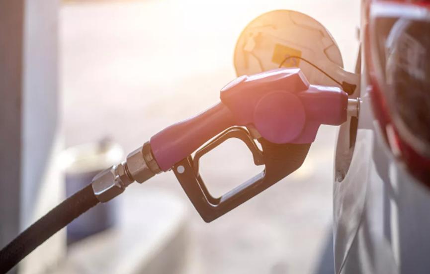 美国最低汽油价格跌至每加仑93美分