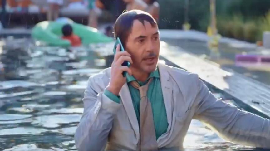 小罗伯特唐尼在新的OnePlus 8 Pro促销视频中担任主角