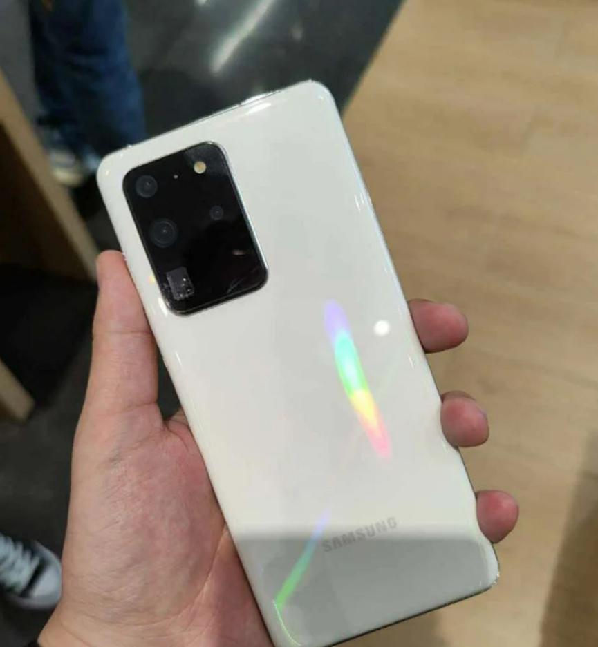 白色Galaxy  S20 Ultra在中国发布之前在实时照片中出现