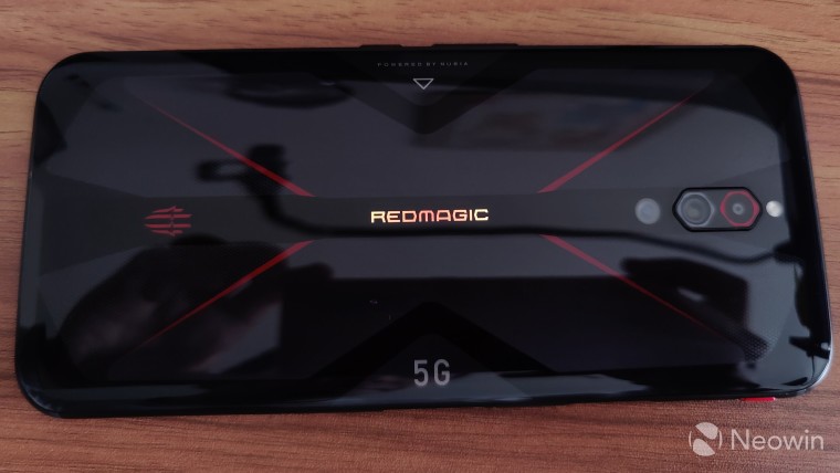 科技资讯:Red Magic 5G拆箱和第一印象