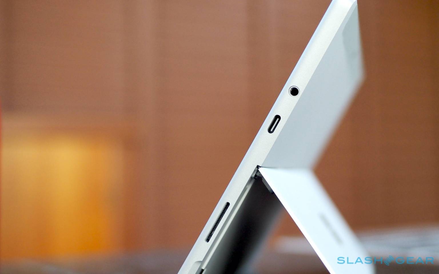 Surface Go 2为实惠的Windows平板电脑增加了更大的屏幕