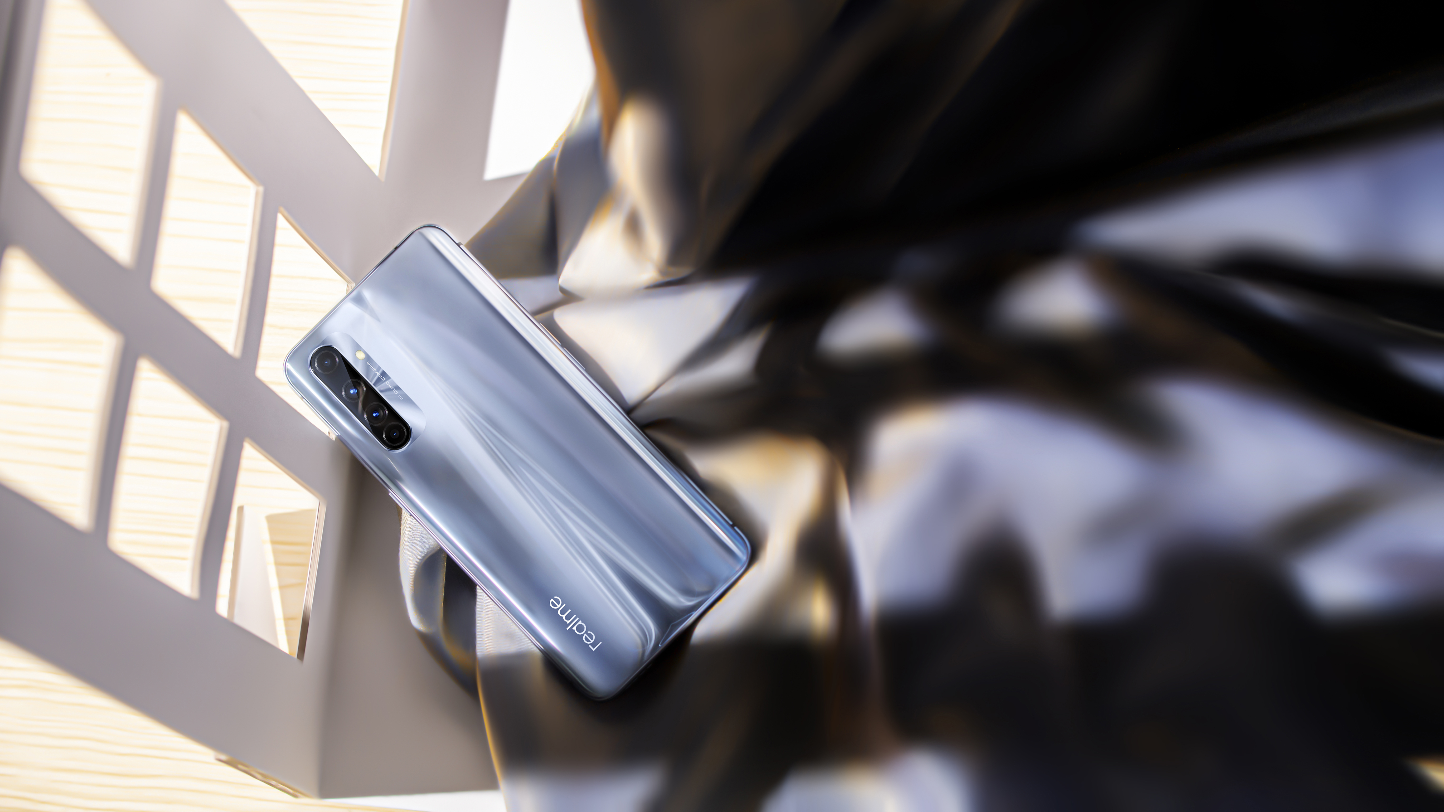 Realme  X50 Pro  Player  Edition在中国发售