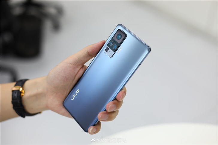 Vivo  X50 Pro现在可以在中国预订。价格从4,298元（603美元）开始