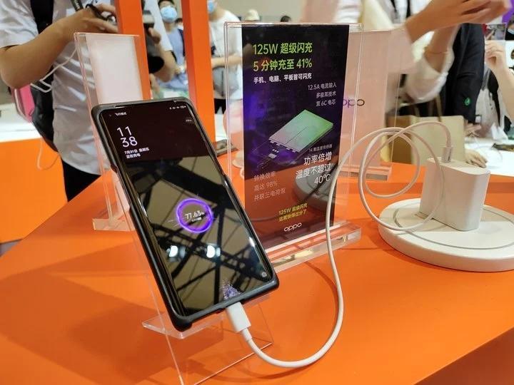 iQOO和OPPO在ChinaJoy上展示了他们的超快速充电技术