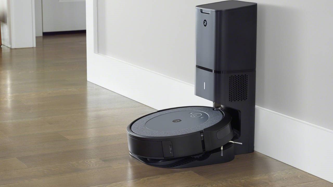 iRobot  Roomba  i3 +是一款便宜的带有自动清空垃圾箱的吸尘器