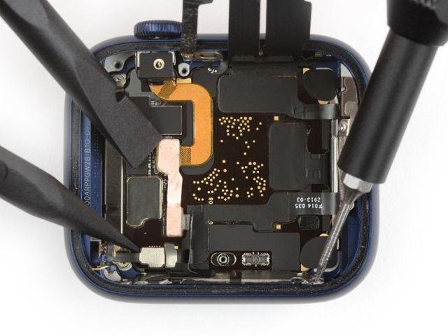 iFixit的Apple  Watch  Series  6拆解发现更大容量的电池
