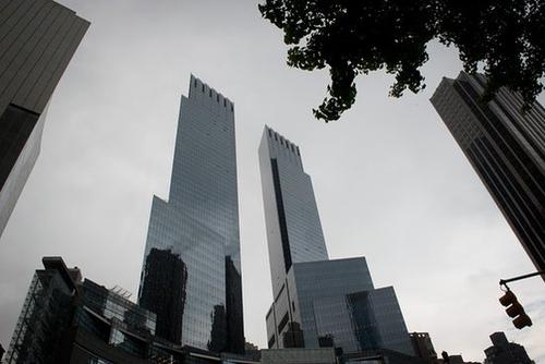 德意志银行目睹时代华纳中心削减更多楼层