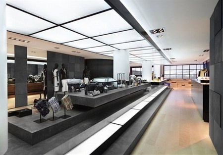 Alexander McQueen在Soho开设了大型精品店
