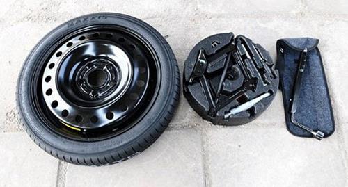 丰田普拉多现在提供重新定位的备用轮胎选项