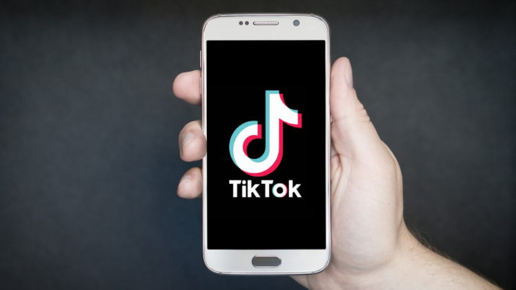 TikTok的第一款智能手机即将推出