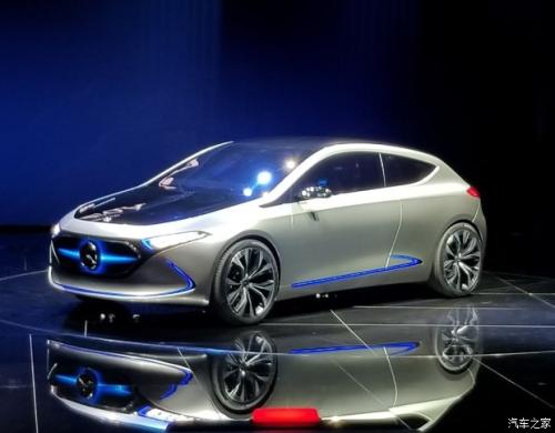 梅赛德斯·奔驰在巴黎车展上首次展示了其新一代EQ概念车的设计语言