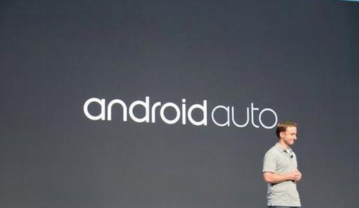 展示具有Android Auto和Apple CarPlay服务的非常全面的信息娱乐系统