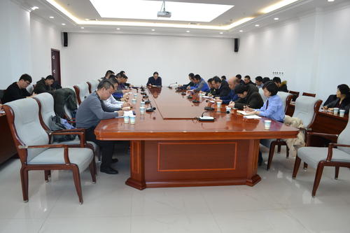 与市场参与者的这种会议有助于在市场监督中发挥预防和积极作用