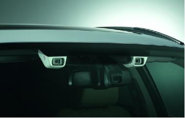 在功能和安全性方面所有型号均配备了斯巴鲁最新的EyeSight系统
