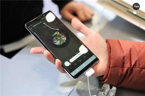 智能手机制造商三星首次推出了基于人工智能的个人助理Bixby