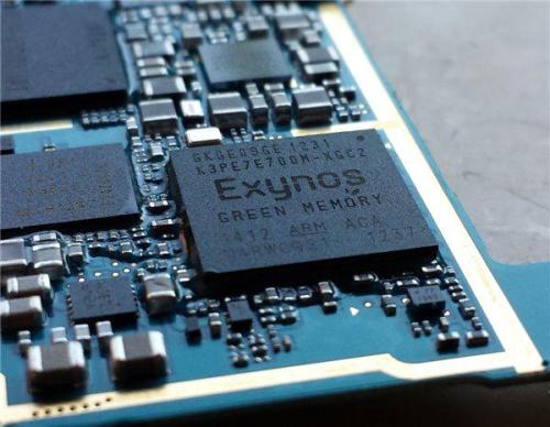 三星在这款手机的不同市场中提供了八核Exynos 8890处理器