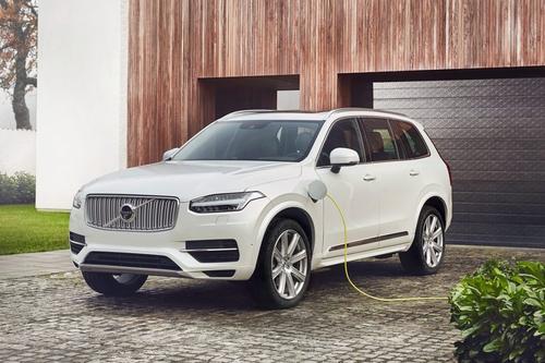 一流的XC90 T8首次亮相2.0升涡轮增压机械增压四缸汽油发动机