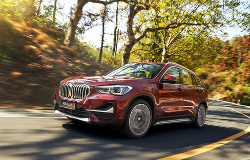 评测凯迪拉克SUV家族怎么样及新BMW X1多少钱