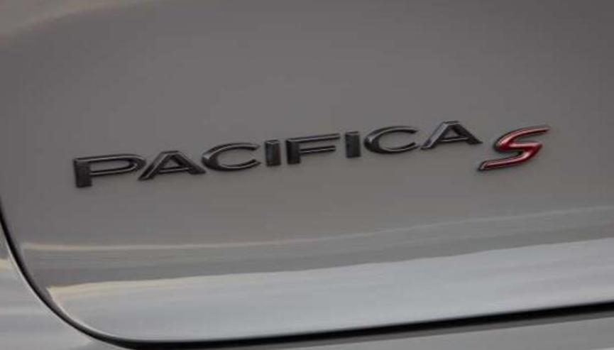 克莱斯勒准备向Pacifica和Voyager小型货车进行全面的中期更新