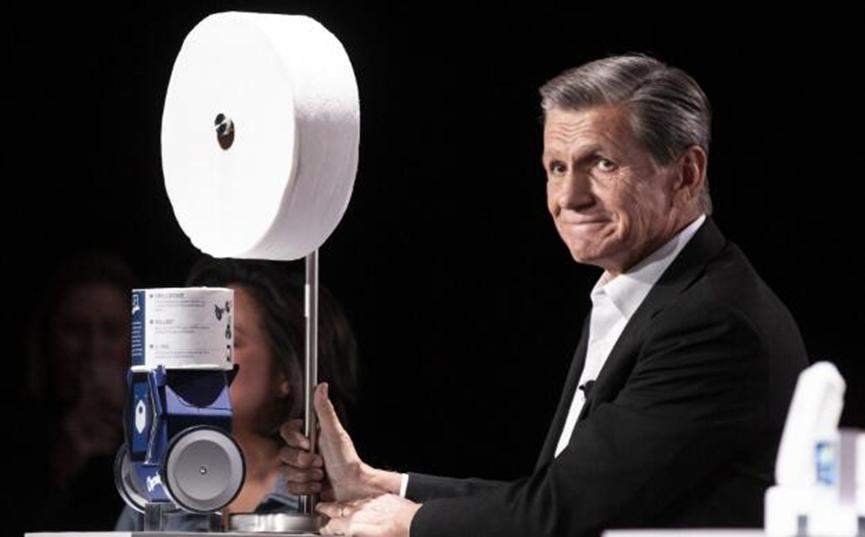 查明在2020年国际消费电子展上推出了一款为您带来厕纸的机器人
