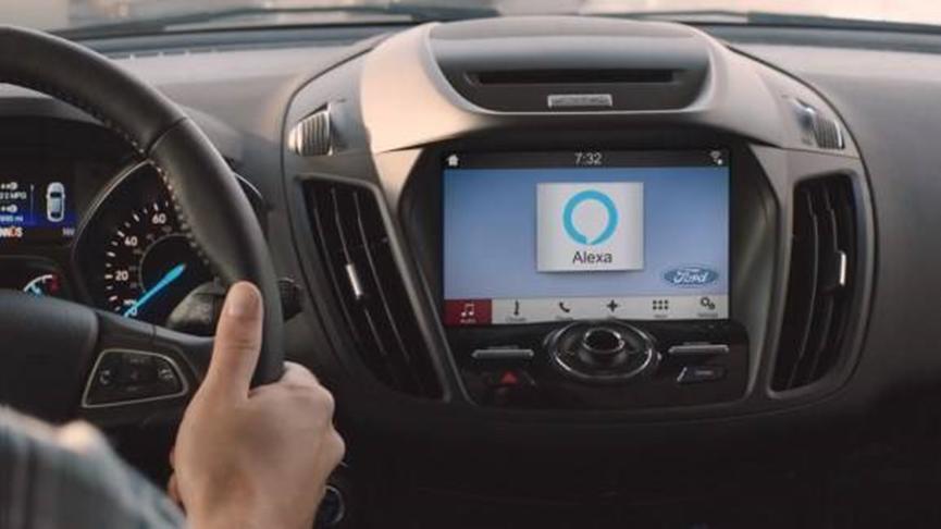 先锋的10.1英寸旗舰车载信息娱乐平板电脑配备Alexa和无线CarPlay
