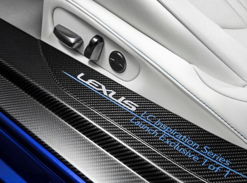 雷克萨斯LC 500 Convertible VIN 100001即将拍卖